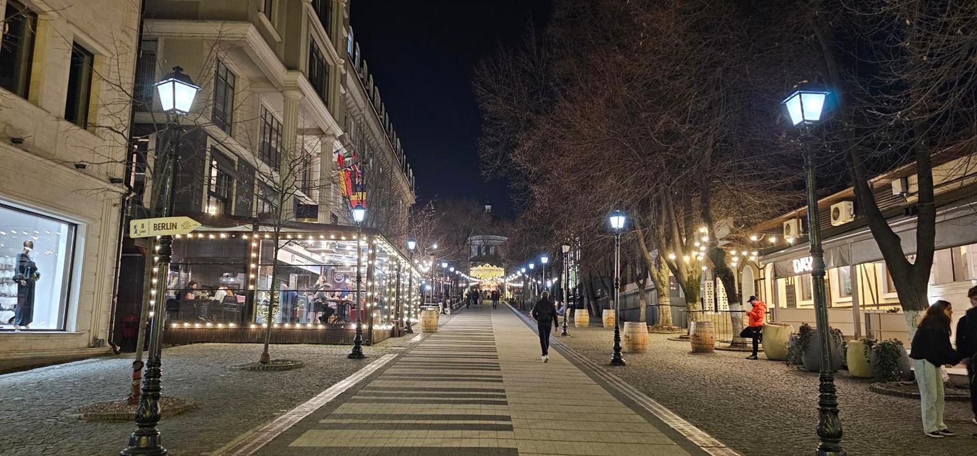 Park & Pedestrian Zone Apartment For4 Kişinev Dış mekan fotoğraf